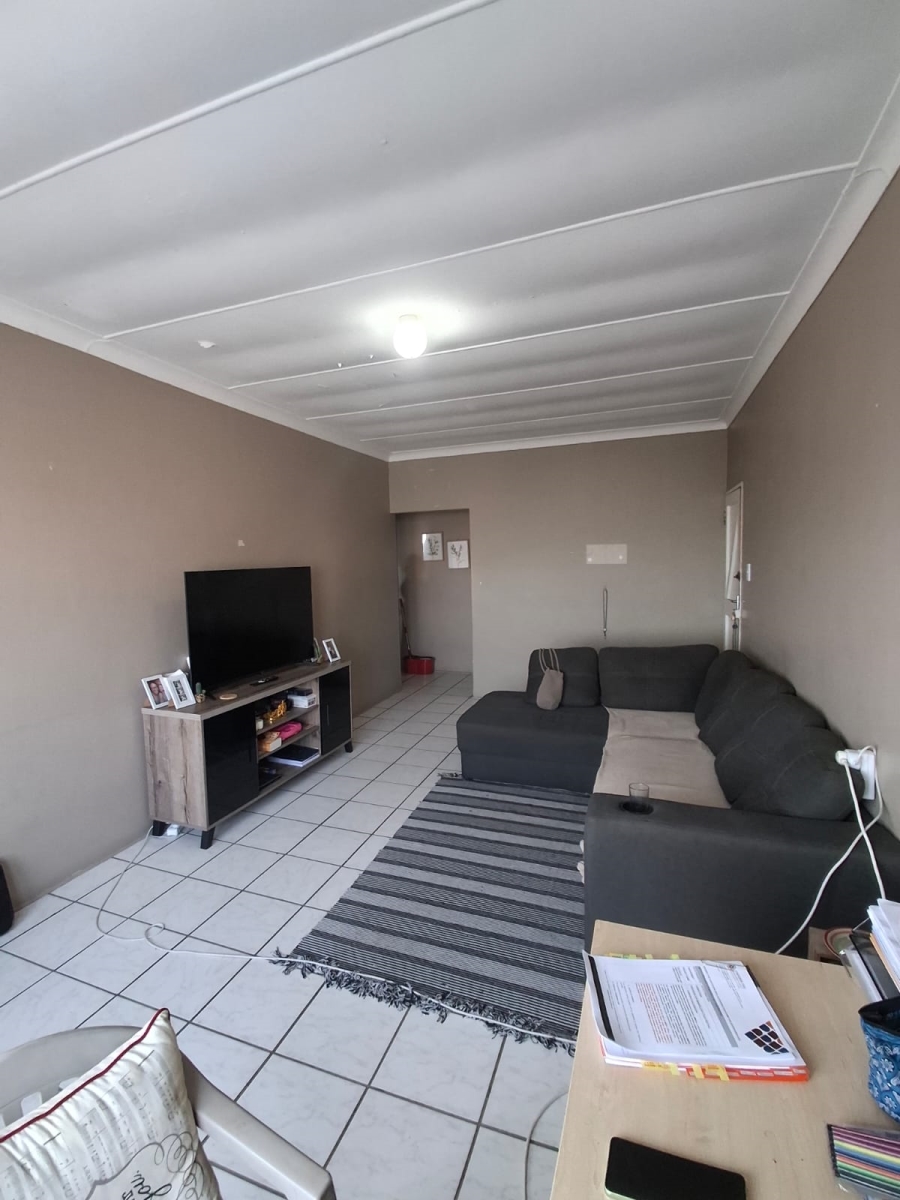 1 Bedroom Property for Sale in Quigney Eastern Cape